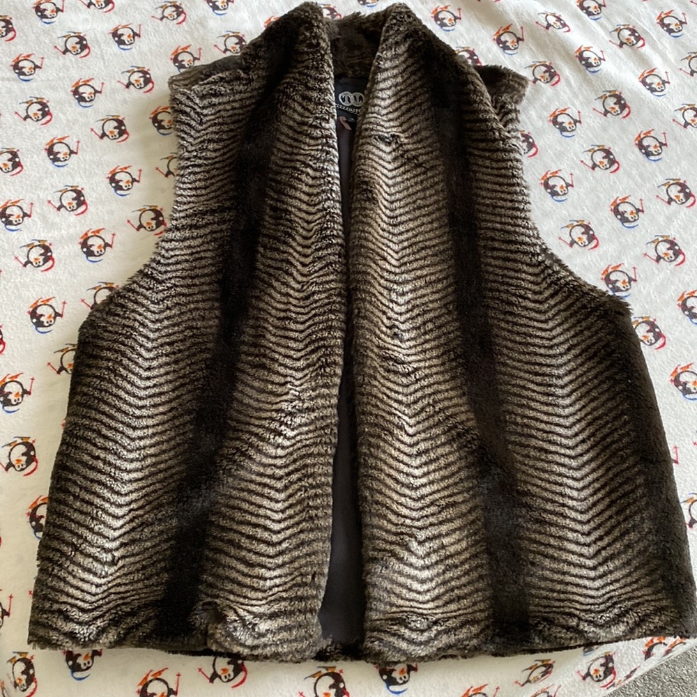 Tart Collections Faux Fur Vest Sleeveless Jacket Cozy Plush Boho Glam Layer Sz S